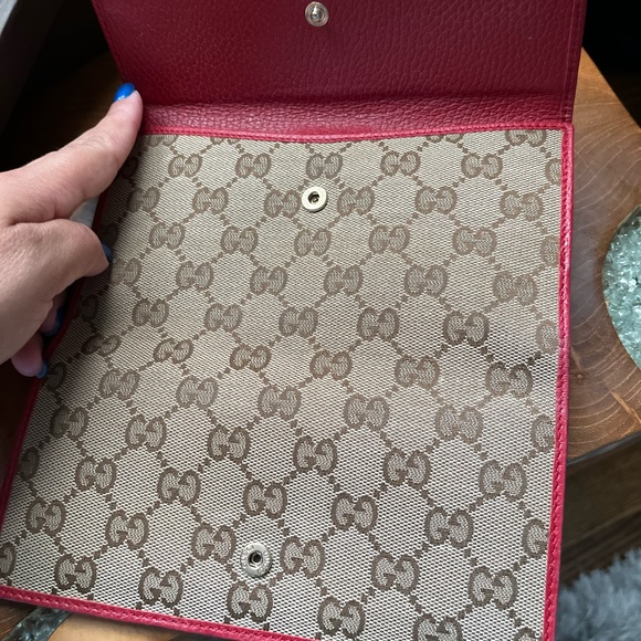 Authentic Gucci Wallet - Picture 4 of 6
